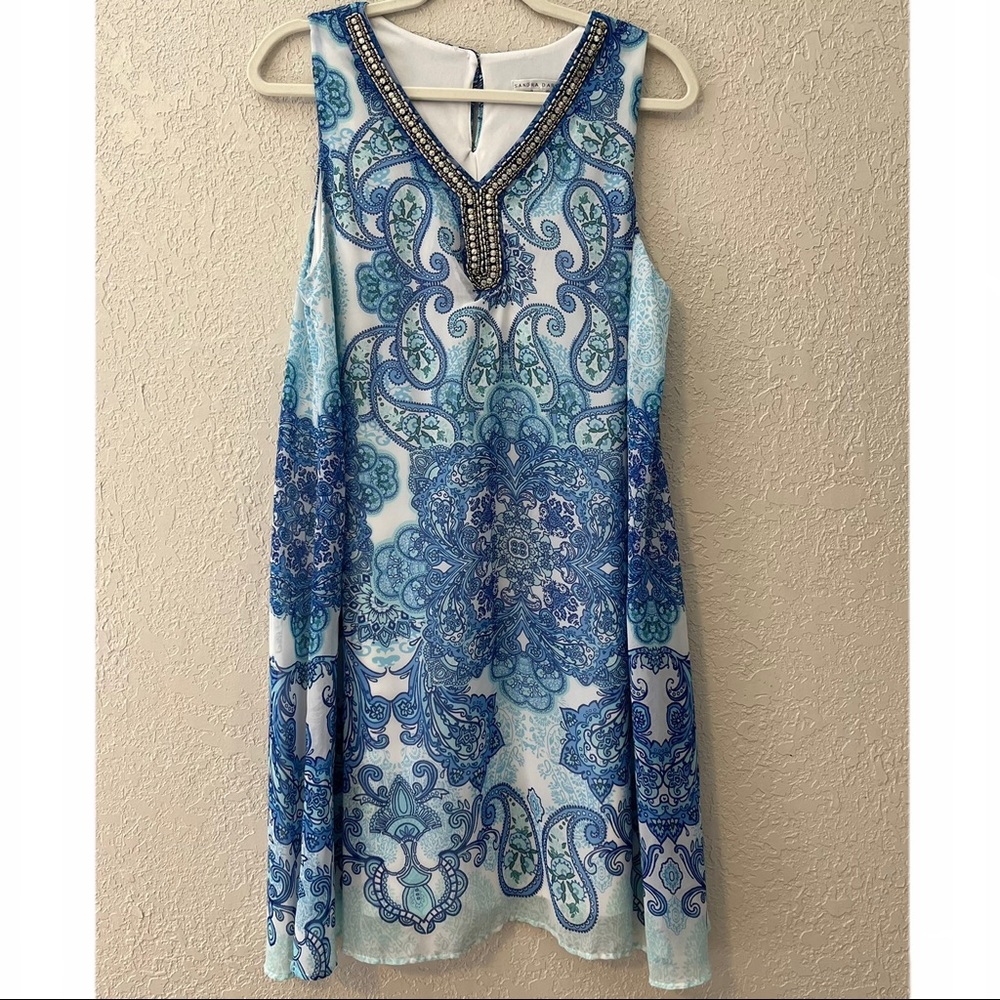 Sandra Darren women’s sleeveless midi shift dress, 12, blue paisley print